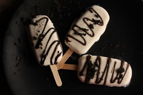 Comment réaliser un dessert glacé maison sans sorbetière ?