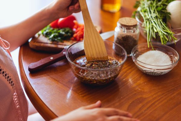 Quelles recettes de sauces simples peuvent sublimer vos plats du quotidien?