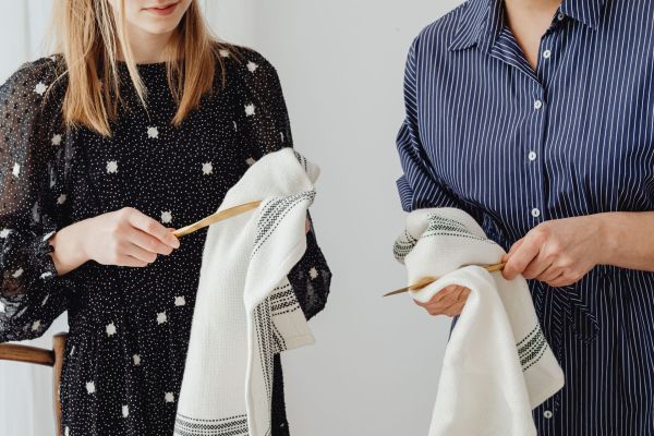 Quels sont les conseils pour utiliser un torchon de cuisine de manière efficace ?
